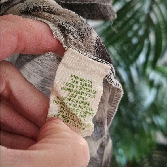 Urban Outfitters Sheer Patterned Blouse - Picture 4 of 5